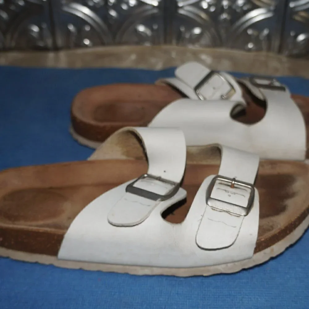 CUSHIONAIRE Women's Size 8.5M Lane Cork Footbed Sandal with Comfort